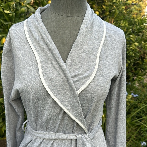 Women’s Robe - Picture 3 of 3